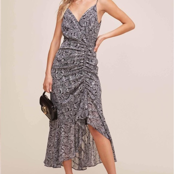 Astr Dresses & Skirts - ASTR Mariah floral midi dress